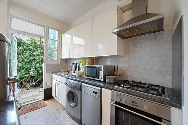 Thorpebank Road, London, W12