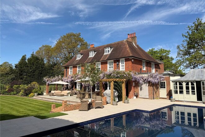 Barley Mow Road, Englefield Green, TW20