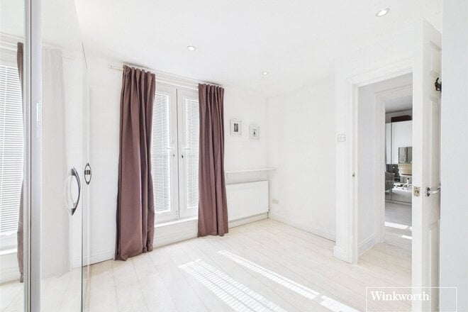 Winston Avenue, London, NW9