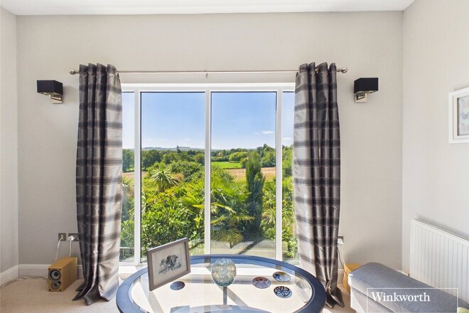 Newbury Road, Thatcham, RG19