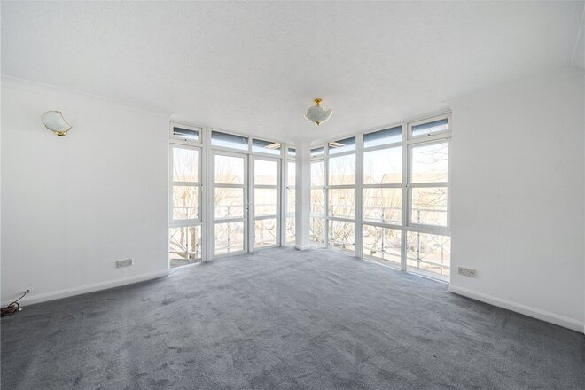 Eleanor Close, London, SE16