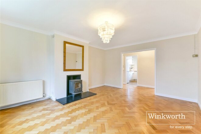Thames Village, London, W4