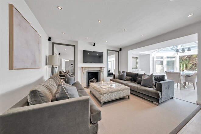 Blomfield Road, London, W9