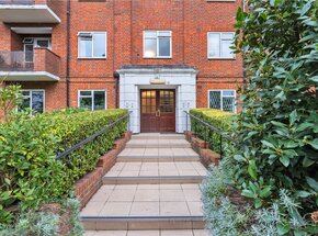 Golderslea, London, NW11