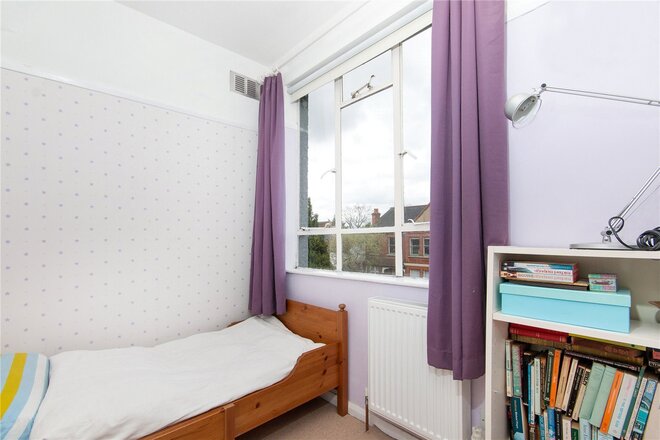 Thornlaw Road, London, SE27