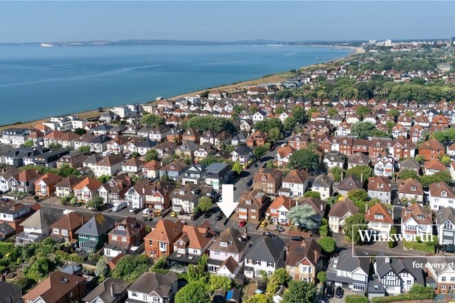 Pinecliffe Avenue, Dorset, BH6