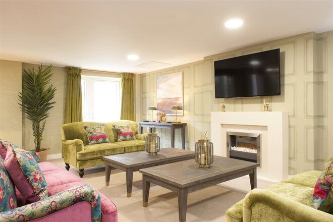 Bath Road, Wiltshire, SN10