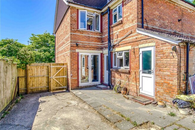 Hatch Pond Road, Dorset, BH17