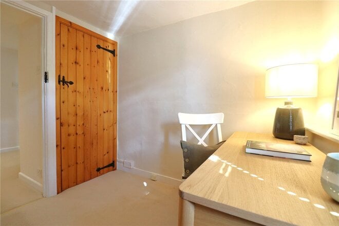 High Street, Marlborough, SN8