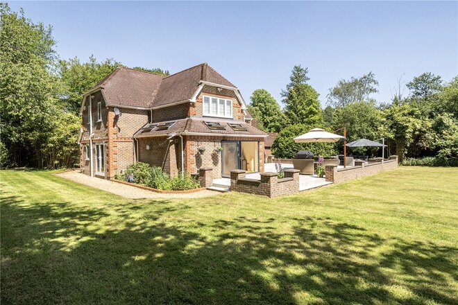 Moor Park Way, Surrey, GU9