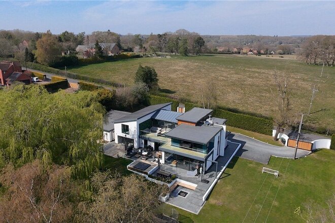 Ashford Hill Road, Thatcham, RG19