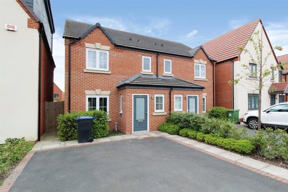 Jubilee Way, Leamington Spa, CV33