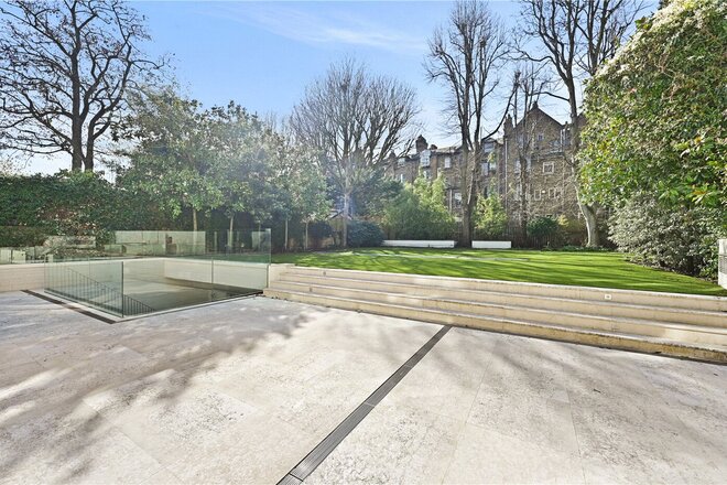 Addison Road, Kensington, W14