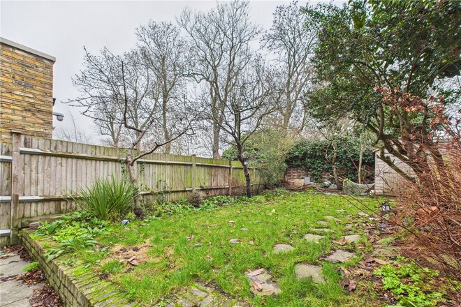 Herne Hill Road, London, SE24