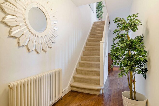 Warminster Road, Bath, BA2