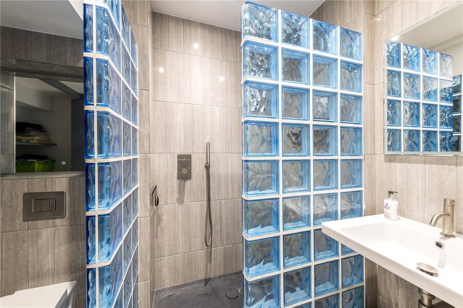 En-Suite Shower