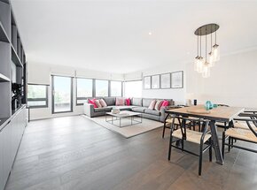 Dee Road, Richmond, TW9