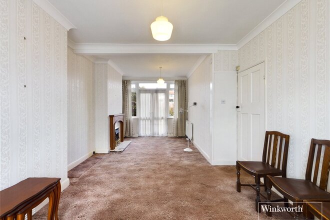 Gainsborough Gardens, Edgware, HA8