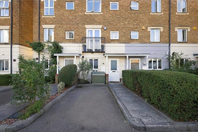 Chapman Place, London, N4
