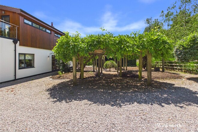Newbury Road, Thatcham, RG19