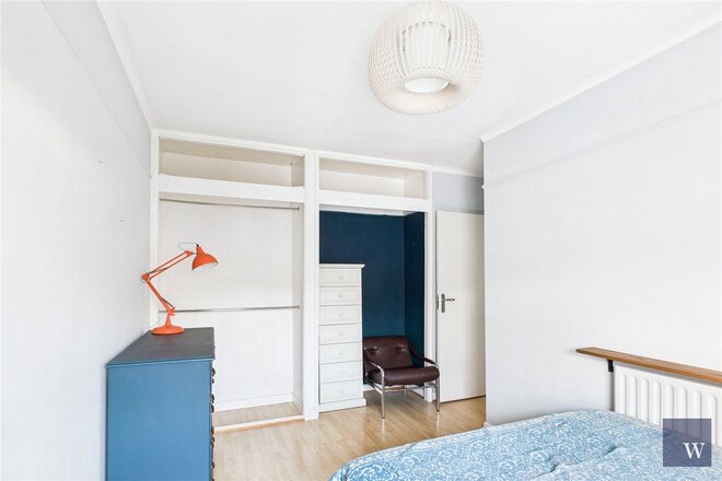 Cherry Laurel Walk, London, SW2