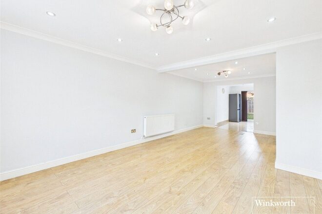 Burniston Close, Reading, RG6
