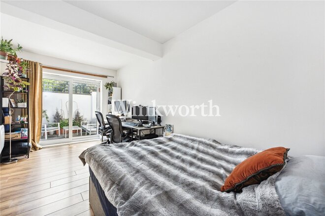 Spencer Avenue, London, N13