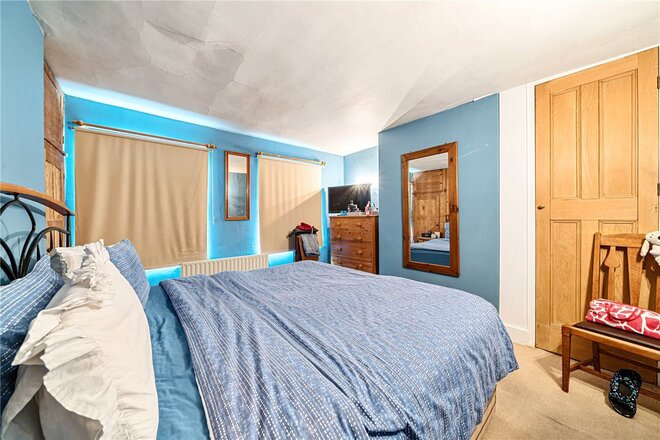 West Street, Surrey, GU9