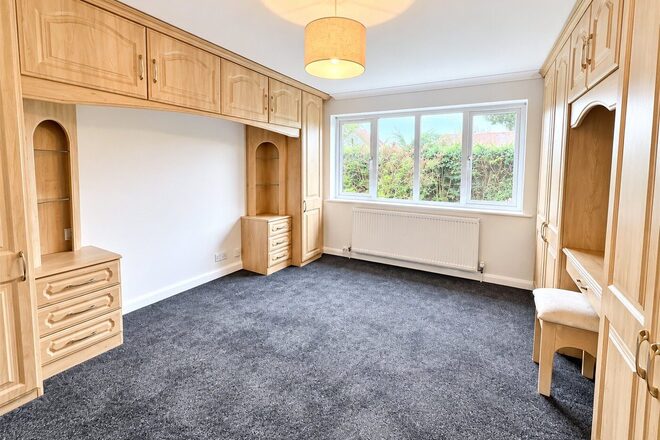 Holmsdale Close, Essex, SS0