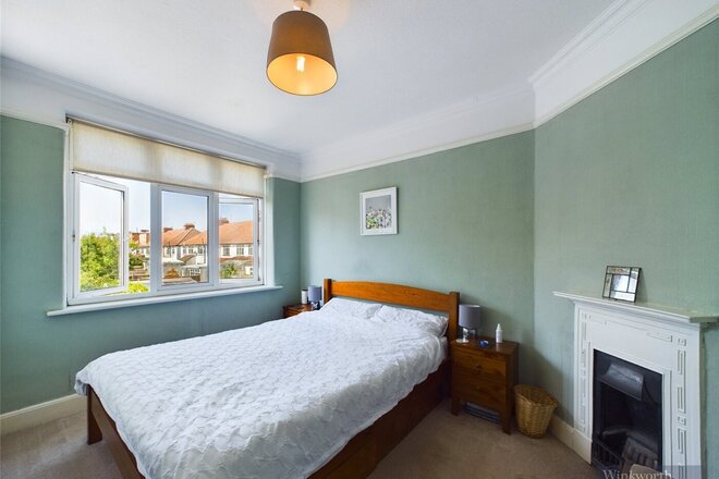 South Lane, Kingston upon Thames, KT3