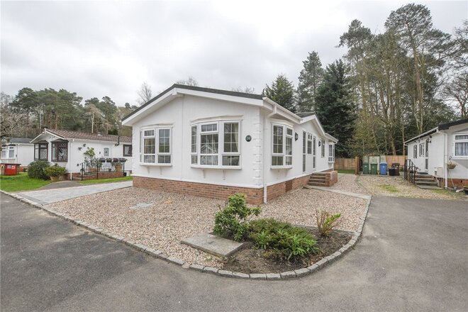 Pinewood Park, Berkshire, RG40