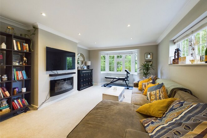 High Street, Surrey, KT10