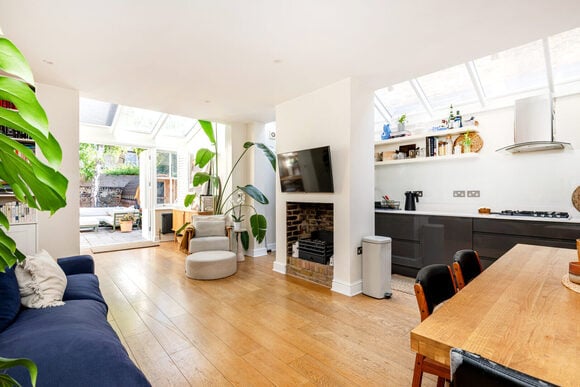 Highlever Road, London, W10