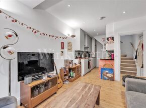 Golders Green Crescent, London, NW11