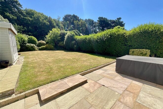 East Cliff Way, Dorset, BH23