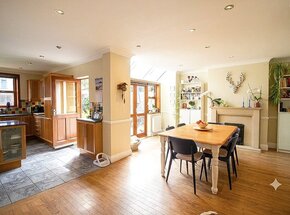 Ronald Park Avenue, Essex, SS0