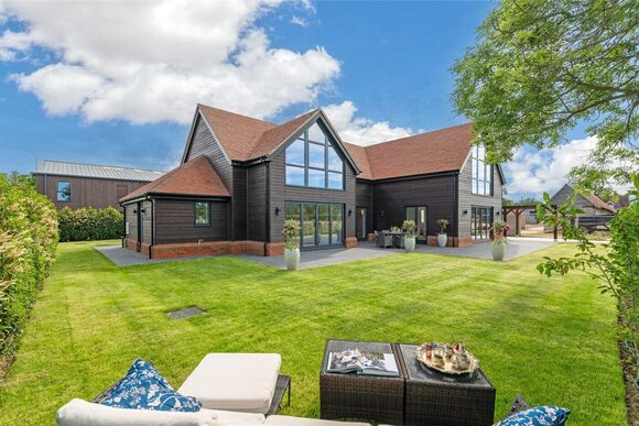 Wildmoor, Hook, RG27