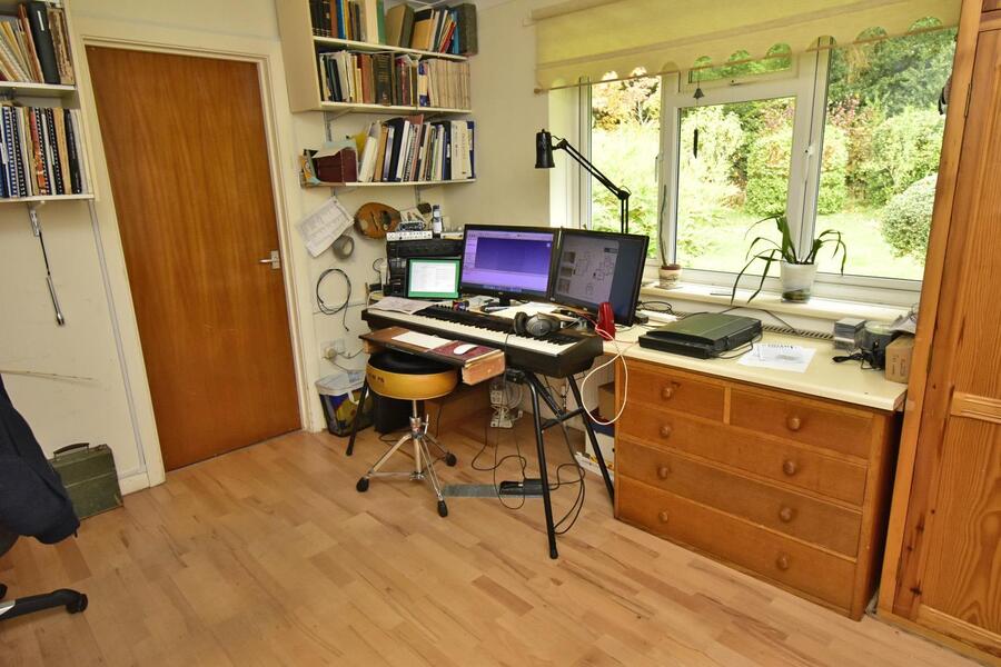 A STUDY BEDROOM.JPG