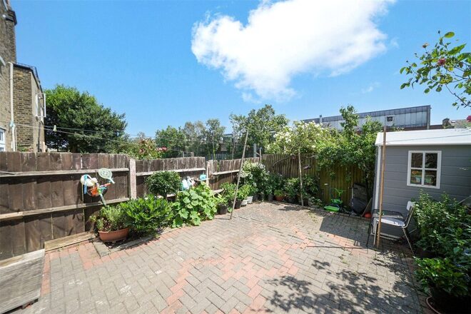 Fairbridge Road, London, N19