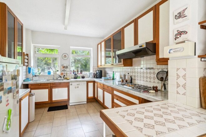 Burkes Road, Beaconsfield, HP9