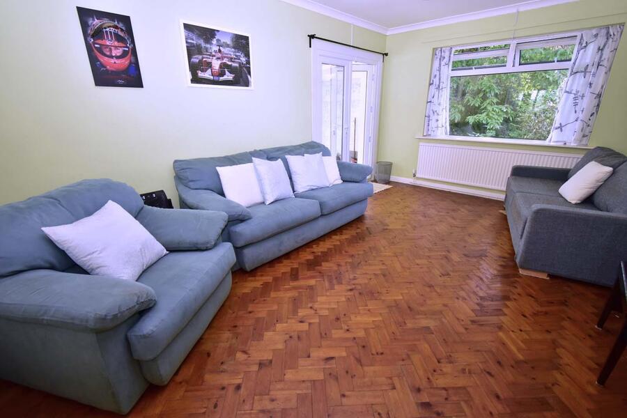 A ROOM NEW.JPG
