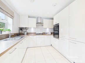 Freshers Grove, Reading, RG6