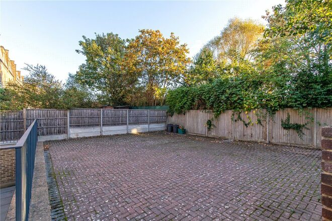 Lammas Park Road, Ealing, W5