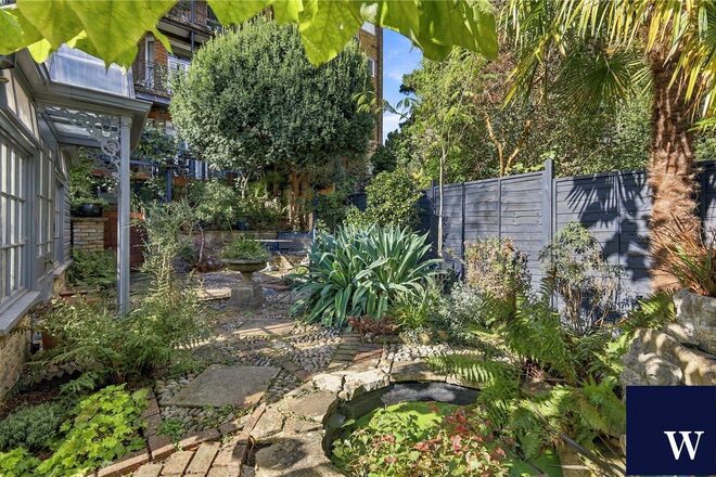 Southwood Lane, London, N6