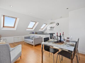 Dunraven Road, London, W12