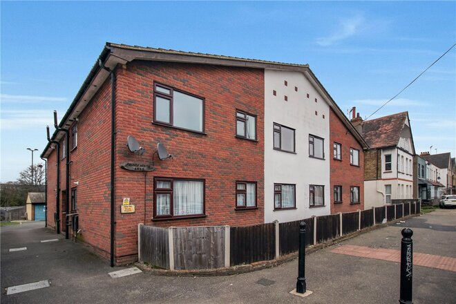 Fairfax Drive, Essex, SS0