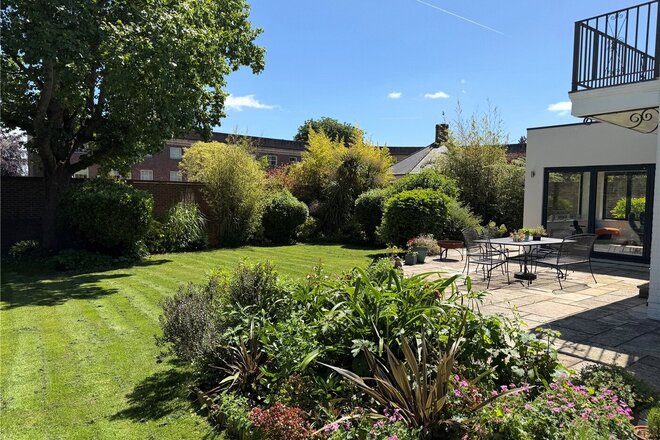 Chilbolton Avenue, Hampshire, SO22