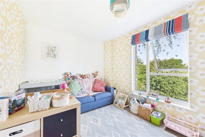 Bollo Bridge Road, London, W3
