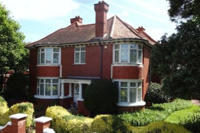 Hove Park Road, Hove, BN3