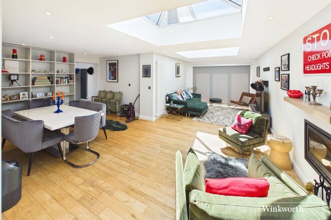 The Avenue, Reading, RG7